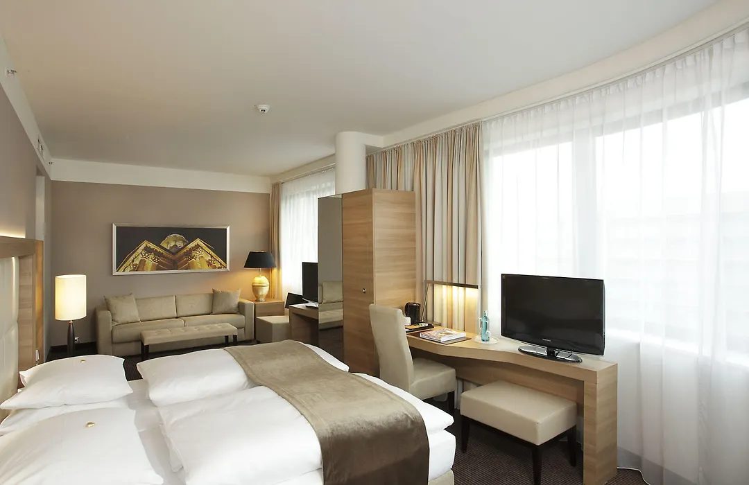 H4 Hotel Berlin Alexanderplatz-1